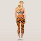 Spooky Evil Eye Orange & Black Halloween Muster Capri Leggings (Rückseite)