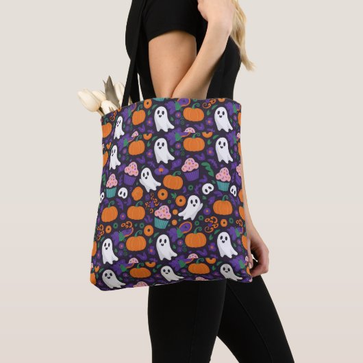 Spooky Festive Halloween Geister und Pumpkins Tasche (Von Nahem)