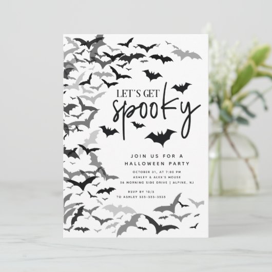 Spooky Flying Bat-Halloween-Party Einladung (Stehend Vorderseite)