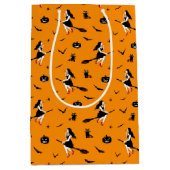 Spooky Flying Hexe Halloween Gruß Mittlere Geschenktüte (Vorderseite)