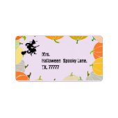 Spooky Flying Witch's Orange Pumpkins Adressaufkleber (Vorne)