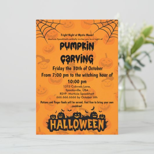 Spooky & Fun Halloween Pumpkin Carving Party Einladung (Stehend Vorderseite)