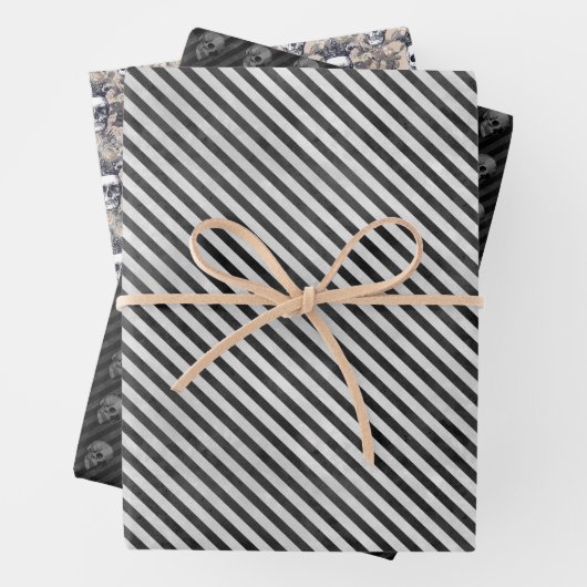 Spooky Fun Halloween Schwarz-weiß Skulls Streifen Geschenkpapier Set (Beispiel)