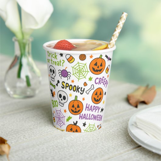 Spooky & Fun Pumpkin - farbenfrohe Halloween-Muste Pappbecher (In Situ)
