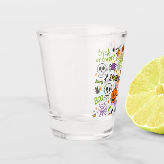 Spooky & Fun Pumpkin - farbenfrohe Halloween-Muste Schnapsglas (Links)