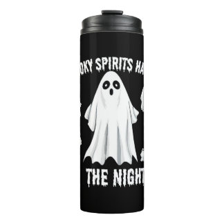 Spooky Geister verfolgen den nächtlichen Halloween Thermosbecher