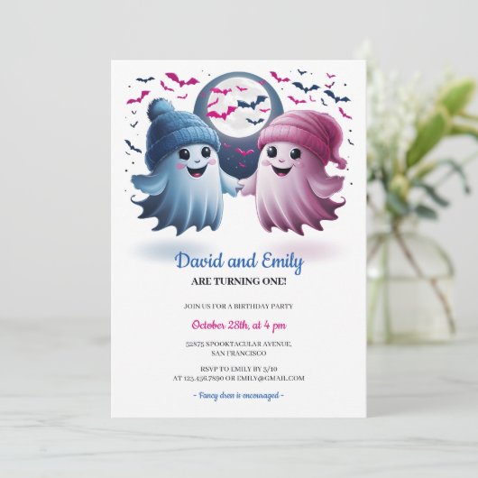 Spooky Ghosts Halloween Joint Twins Erster Geburts Einladung (Stehend Vorderseite)