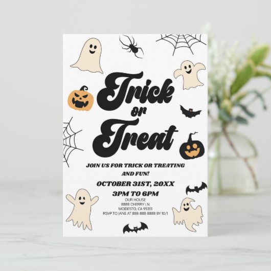 Spooky Ghosts Trick oder Treat Halloween-Party Einladung (Stehend Vorderseite)