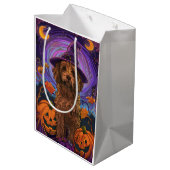 Spooky Goldendoodle Hund Halloween Hexenkürbis Mittlere Geschenktüte (Rückseite Schrägansicht)