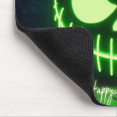 Spooky grün leuchtender Halloweenkürbis Mousepad (Ecke)
