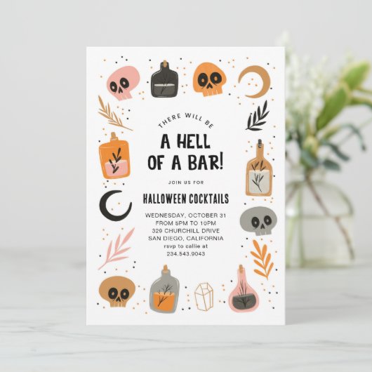 Spooky Halloween Adulls Kostüm & Cocktails Party Einladung (Stehend Vorderseite)