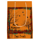 Spooky Halloween Bäume Foliage Border Personalize Mittlere Geschenktüte (Rückseite)