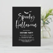 Spooky Halloween Brush Letting | Party der Kostüme Einladung (Stehend Vorderseite)