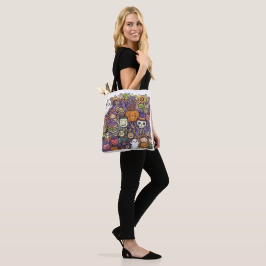 Spooky Halloween Doodle Tote Bag  Tasche (Am Model)