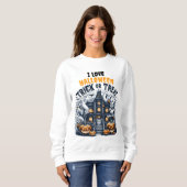 Spooky Halloween-Feier in einem Spuk Haus Sweatshirt (Vorne ganz)