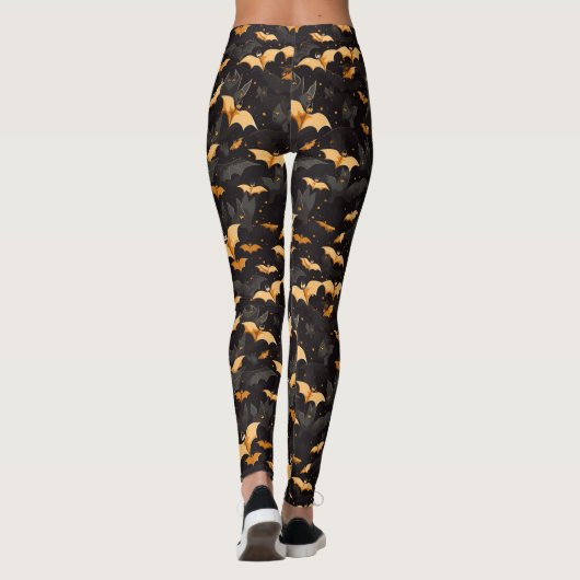 Spooky Halloween Flying Bats Black Orange White Leggings (Rückseite)