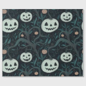 Spooky Halloween Jack-O'-Lanterns im Wald Geschenkpapier (Flach)