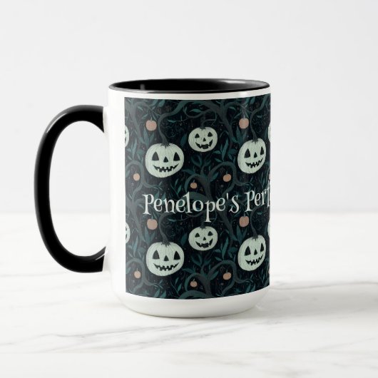 Spooky Halloween Jack-O'-Lanterns in Forest Custom Tasse (Links)