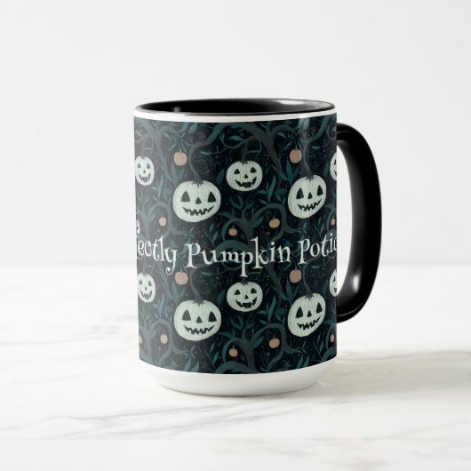 Spooky Halloween Jack-O'-Lanterns in Forest Custom Tasse (VorderseiteRechts)