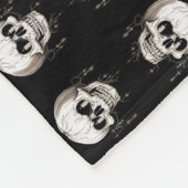 Spooky Halloween Melting Cranium With Bat Imagery Fleecedecke (Ecke)