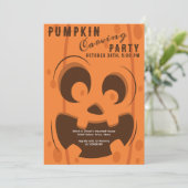 Spooky Halloween Pumpkin Carving Contest Party Einladung (Stehend Vorderseite)
