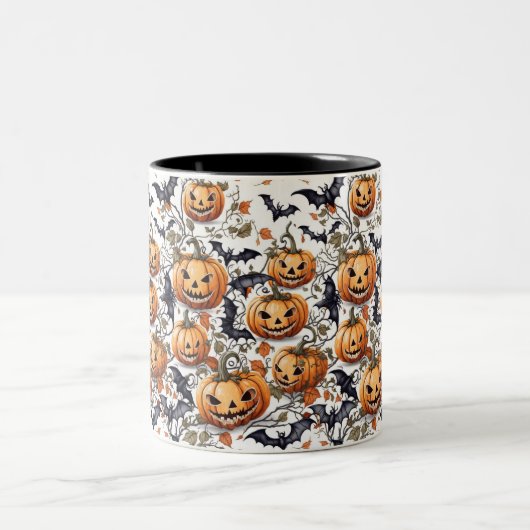 Spooky Halloween Seamless Pattern Zweifarbige Tasse (Mittel)