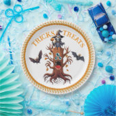 Spooky Halloween Shaman auf Baumstumpf Pappteller (Party)