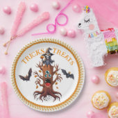 Spooky Halloween Shaman auf Baumstumpf Pappteller (Party)