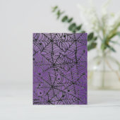 Spooky Halloween Spider Webs on Purple Postkarte (Stehend Vorderseite)