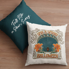 Spooky Halloween Whimsical Goth Kissen