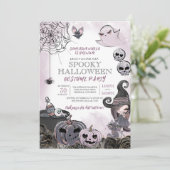 Spooky Hexe Lila Schwarzes Halloween-Kostüm-Party Einladung (Stehend Vorderseite)