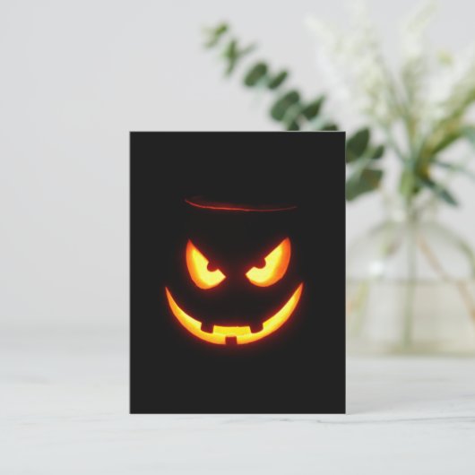 Spooky-Kürbislaterne Postkarte (Stehend Vorderseite)