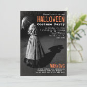 Spooky Lady ohne Kopf Einziges Halloween-Party Einladung (Stehend Vorderseite)