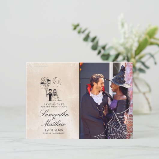 Spooky Little Save the Date Card (Stehend Vorderseite)