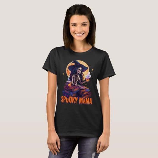 Spooky Mama Skeleton Reading Bookween T-Shirt (Vorne ganz)