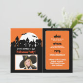 Spooky Moon Halloween-Party Einladung (Foto) (Stehend Vorderseite)