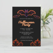Spooky Neon Bat Pumpkin Halloween-Party Einladung (Stehend Vorderseite)