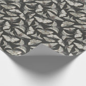 Spooky Night Moth Pattern Geschenkpapier (Ecke)