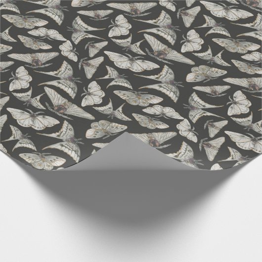 Spooky Night Moth Pattern Geschenkpapier (Ecke)