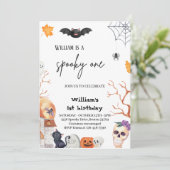 Spooky One Fledermaus Halloween Spinne 1. Geburtst Einladung (Stehend Vorderseite)