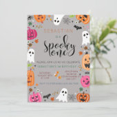 Spooky One Halloween Geburtstag Einladung (Stehend Vorderseite)