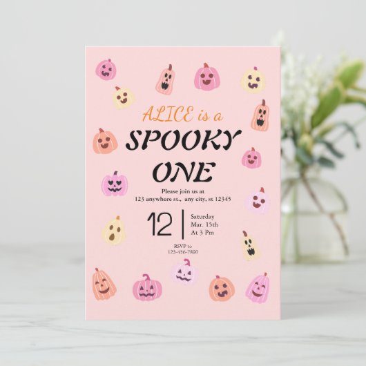 Spooky One Halloween Geburtstag Einladung (Stehend Vorderseite)