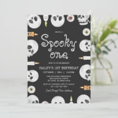 Spooky One Halloween Skulls Kinder 1. Geburtstag Einladung (Stehend Vorderseite)