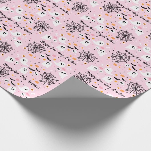 Spooky One Pink Halloween Ghost Geschenkpapier (Ecke)