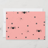 Spooky One Retro Grovy Halloween Mädchen 1. Geburt Einladung (Rückseite)