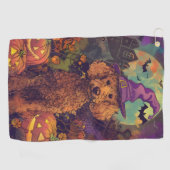 Spooky Poodle Hund Halloween Hexe und Kürbis Golfhandtuch (Horizontal)