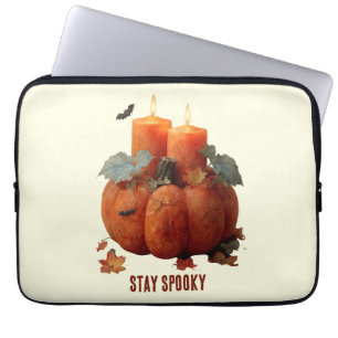 Spooky Pumpkin mit Kerzen bleibe Laptopschutzhülle