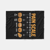 Spooky Pumpkin Pain Scale Trauma Nurse Triage Hall Fleecedecke (Vorderseite (Horizontal))
