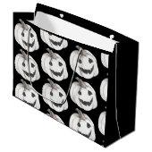Spooky Pumpkin Pattern | Frohe Halloween Große Geschenktüte (Vorderseite Schrägansicht)