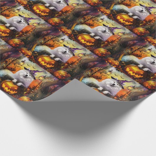 Spooky Samoyed Hund Halloween Hexe und Kürbiskröte Geschenkpapier (Ecke)